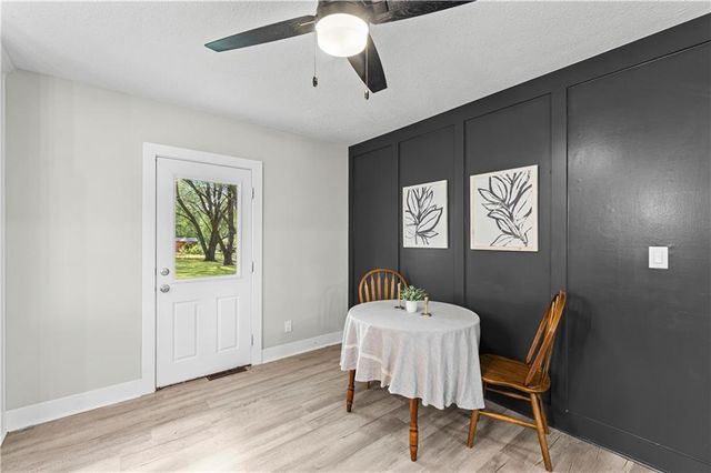 13101 NW Porter Road, Parkville, MO 64152