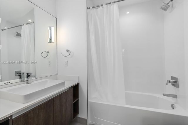 455 NE 39th St 109, Miami, FL 33137