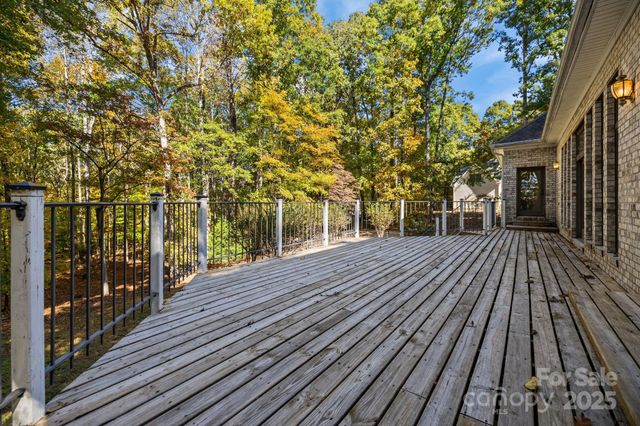 14816 Lonesome Oak Circle, Charlotte, NC 28278