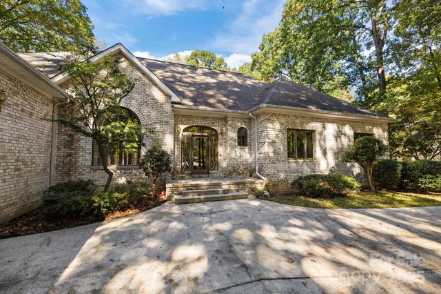 14816 Lonesome Oak Circle, Charlotte, NC 28278