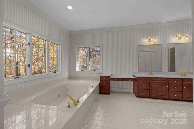 14816 Lonesome Oak Circle, Charlotte, NC 28278