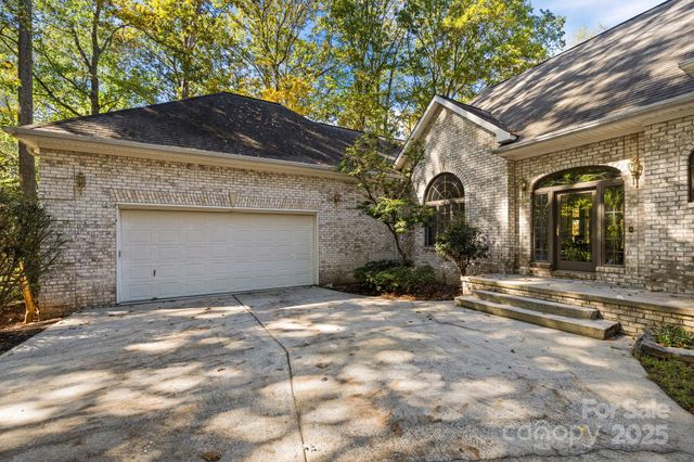 14816 Lonesome Oak Circle, Charlotte, NC 28278