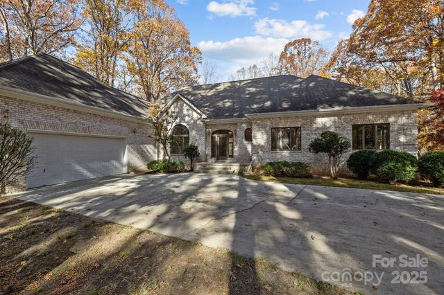 14816 Lonesome Oak Circle, Charlotte, NC 28278