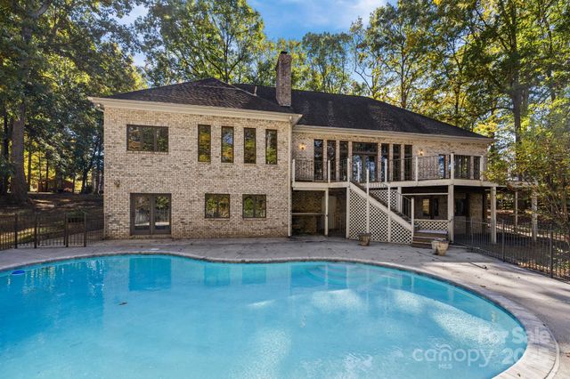 14816 Lonesome Oak Circle, Charlotte, NC 28278