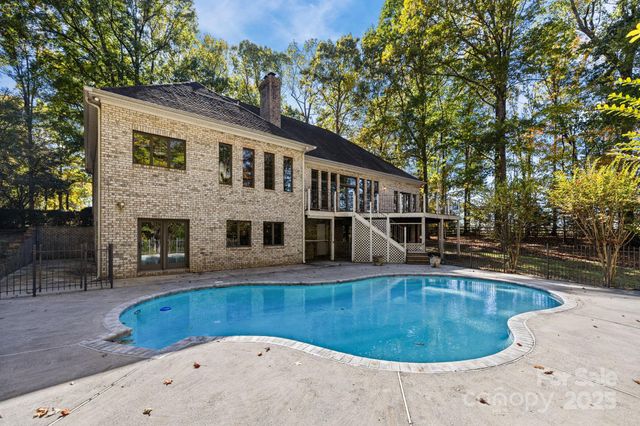 14816 Lonesome Oak Circle, Charlotte, NC 28278