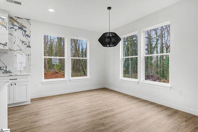 8 Mckinley Drive, Greenville, SC 29611