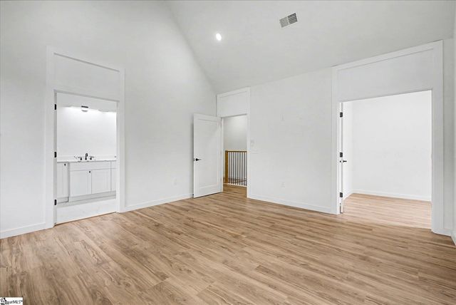 8 Mckinley Drive, Greenville, SC 29611