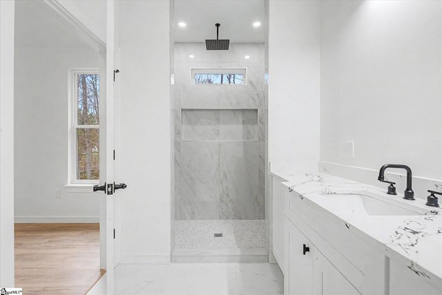 8 Mckinley Drive, Greenville, SC 29611