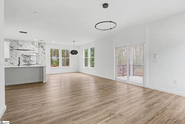 8 Mckinley Drive, Greenville, SC 29611