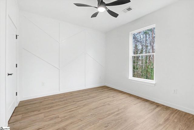 8 Mckinley Drive, Greenville, SC 29611