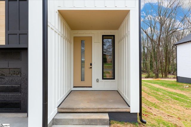 8 Mckinley Drive, Greenville, SC 29611