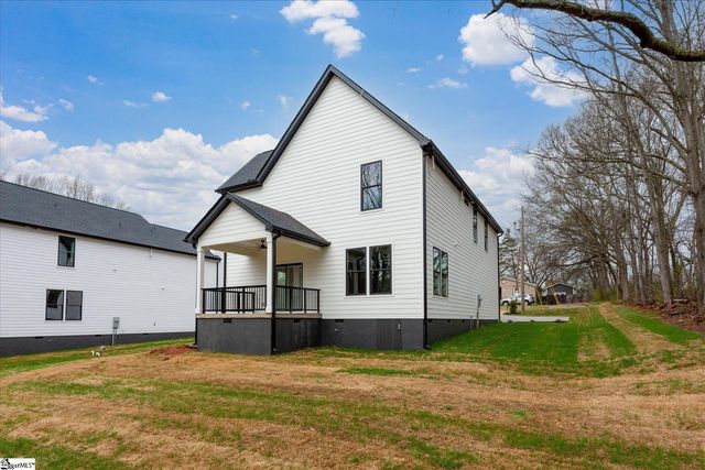 8 Mckinley Drive, Greenville, SC 29611