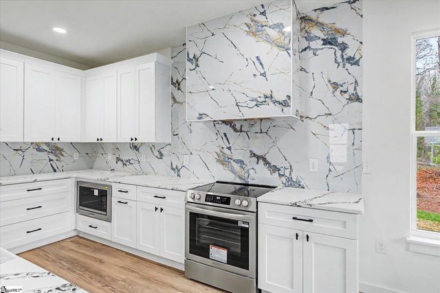 8 Mckinley Drive, Greenville, SC 29611