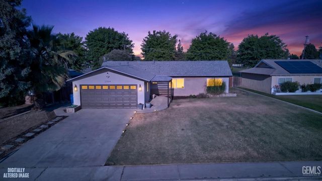 2304 Sandpiper Road, Bakersfield, CA 93309