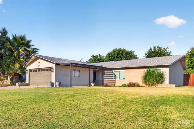 2304 Sandpiper Road, Bakersfield, CA 93309