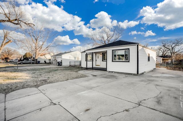 2421 W Jewell St, Wichita, KS 67213