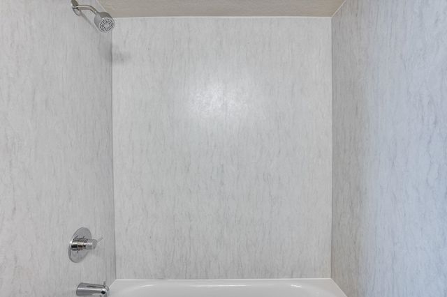 2421 W Jewell St, Wichita, KS 67213