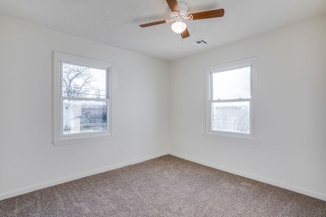 2421 W Jewell St, Wichita, KS 67213