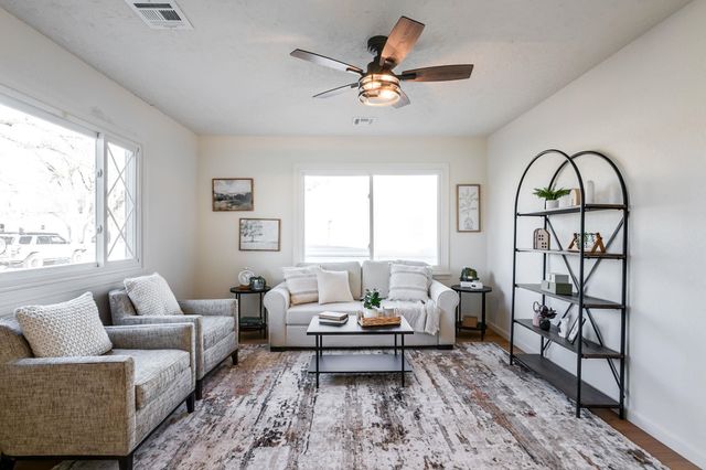 2421 W Jewell St, Wichita, KS 67213