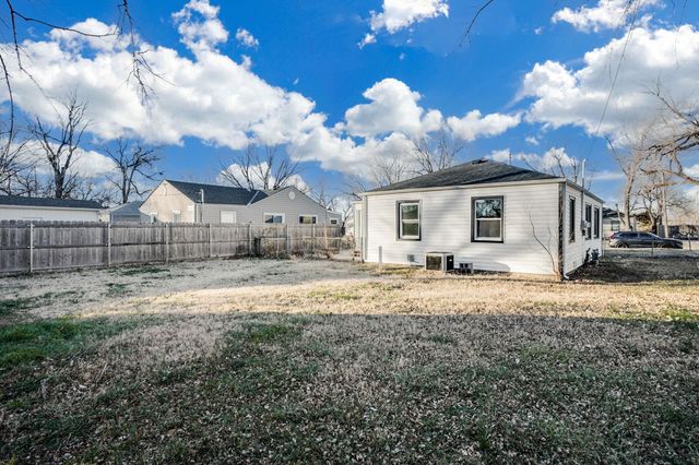 2421 W Jewell St, Wichita, KS 67213