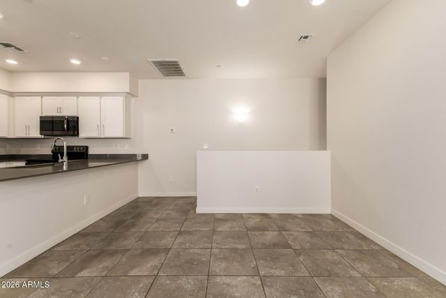 1861 E FRYE Road 101, Gilbert, AZ 85295