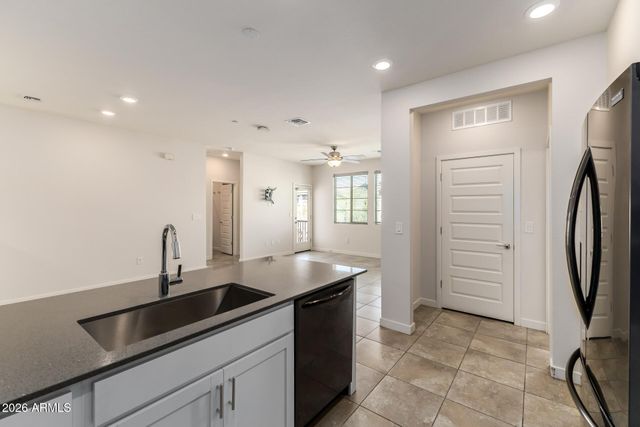 1861 E FRYE Road 101, Gilbert, AZ 85295