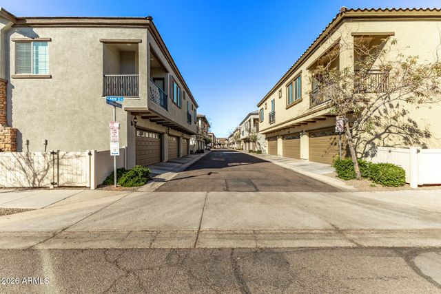 1861 E FRYE Road 101, Gilbert, AZ 85295