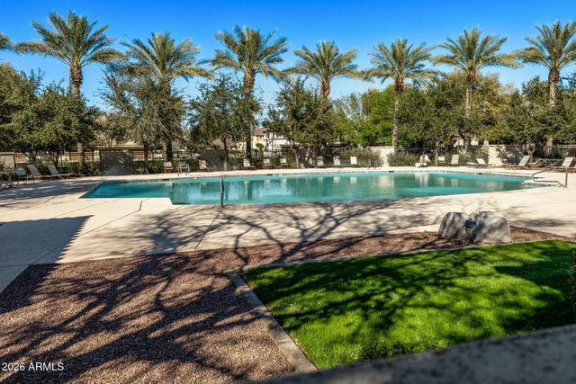 1861 E FRYE Road 101, Gilbert, AZ 85295