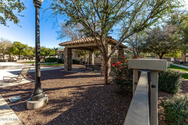 1861 E FRYE Road 101, Gilbert, AZ 85295