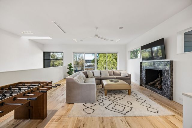 4323 Middleton Road, Dallas, TX 75229