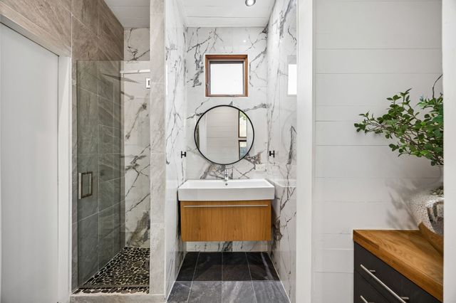 4323 Middleton Road, Dallas, TX 75229