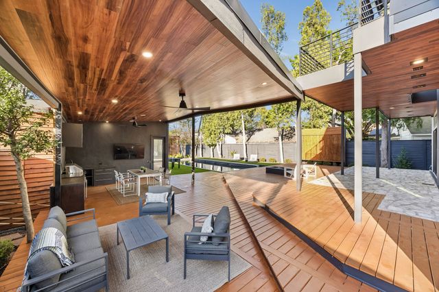 4323 Middleton Road, Dallas, TX 75229