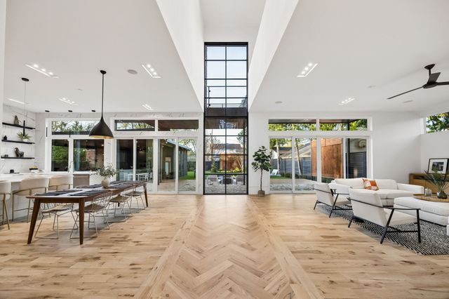 4323 Middleton Road, Dallas, TX 75229