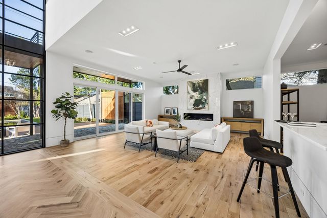 4323 Middleton Road, Dallas, TX 75229