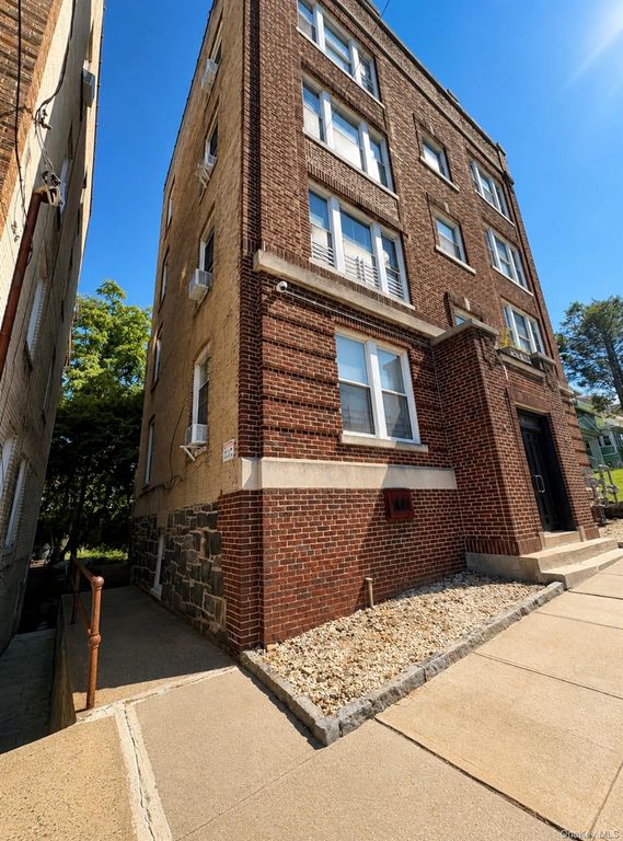 16 Bayley Avenue 16 (Ground Floor), Yonkers, NY 10705 — photo 4