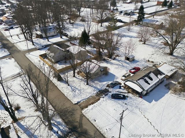 220 Mann Avenue, Austin, IN 47102