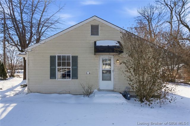 220 Mann Avenue, Austin, IN 47102