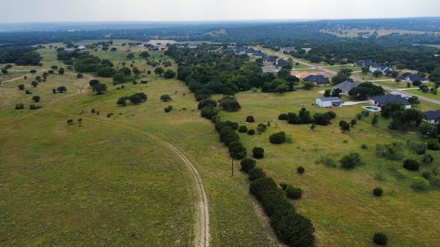 1078 Timber Hills Dr, Weatherford, TX 76087