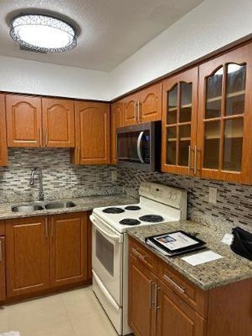 5211 NW 16th Street, Lauderhill, FL 33313