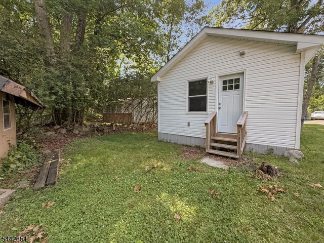 121 Dartmouth Trl, Hopatcong Boro, NJ 07843