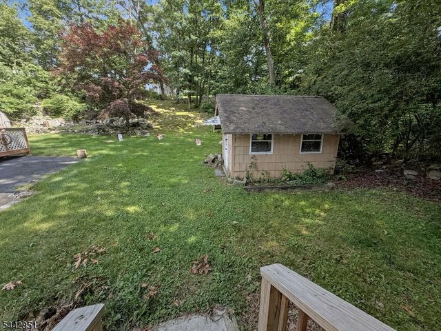 121 Dartmouth Trl, Hopatcong Boro, NJ 07843