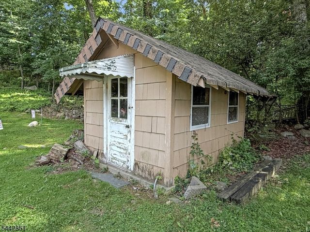 121 Dartmouth Trl, Hopatcong Boro, NJ 07843