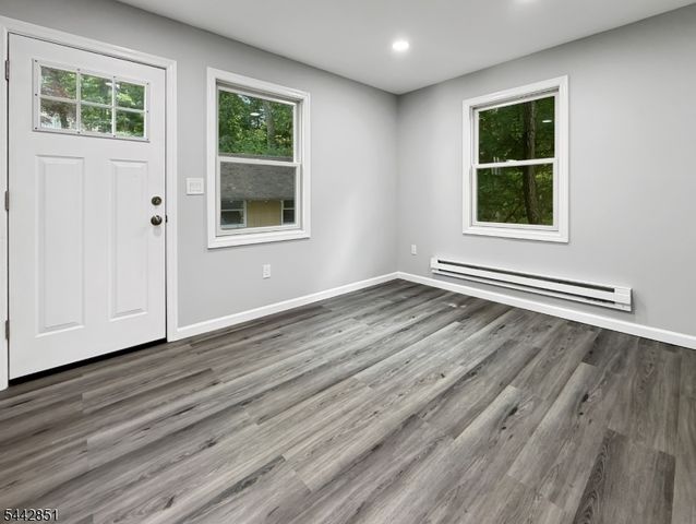 121 Dartmouth Trl, Hopatcong Boro, NJ 07843