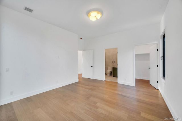 28 Watch Way, Lloyd Harbor, NY 11743