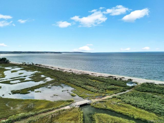 28 Watch Way, Lloyd Harbor, NY 11743