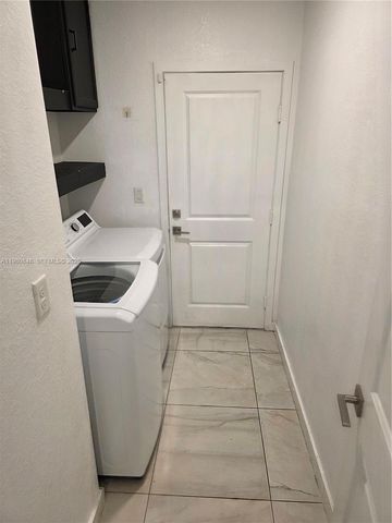 600 NE 4th Ter, Florida City, FL 33034