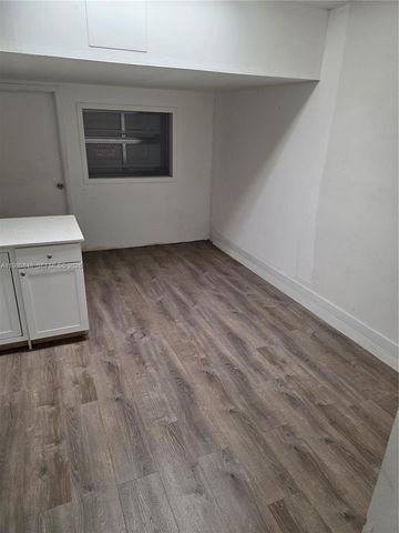 600 NE 4th Ter, Florida City, FL 33034