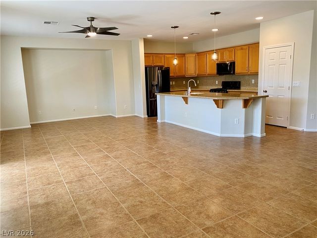 7621 Port Orchard Avenue, Las Vegas, NV 89113