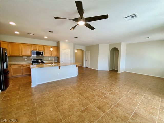 7621 Port Orchard Avenue, Las Vegas, NV 89113