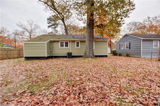 647 Daniel DR, Newport News, VA 23601